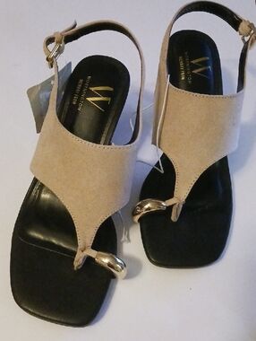 Worthington Memory Foam Beige Suede T-Strap Sandals with Gold Accent